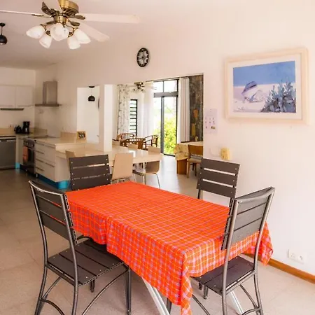 Villa Simone: Sunlit Beach Getaway W/ Pool + Wifi Belle Mare Exterior photo
