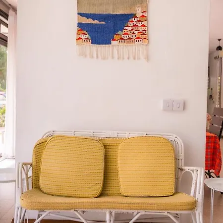 Villa Simone: Sunlit Beach Getaway W/ Pool + Wifi Belle Mare Exterior photo